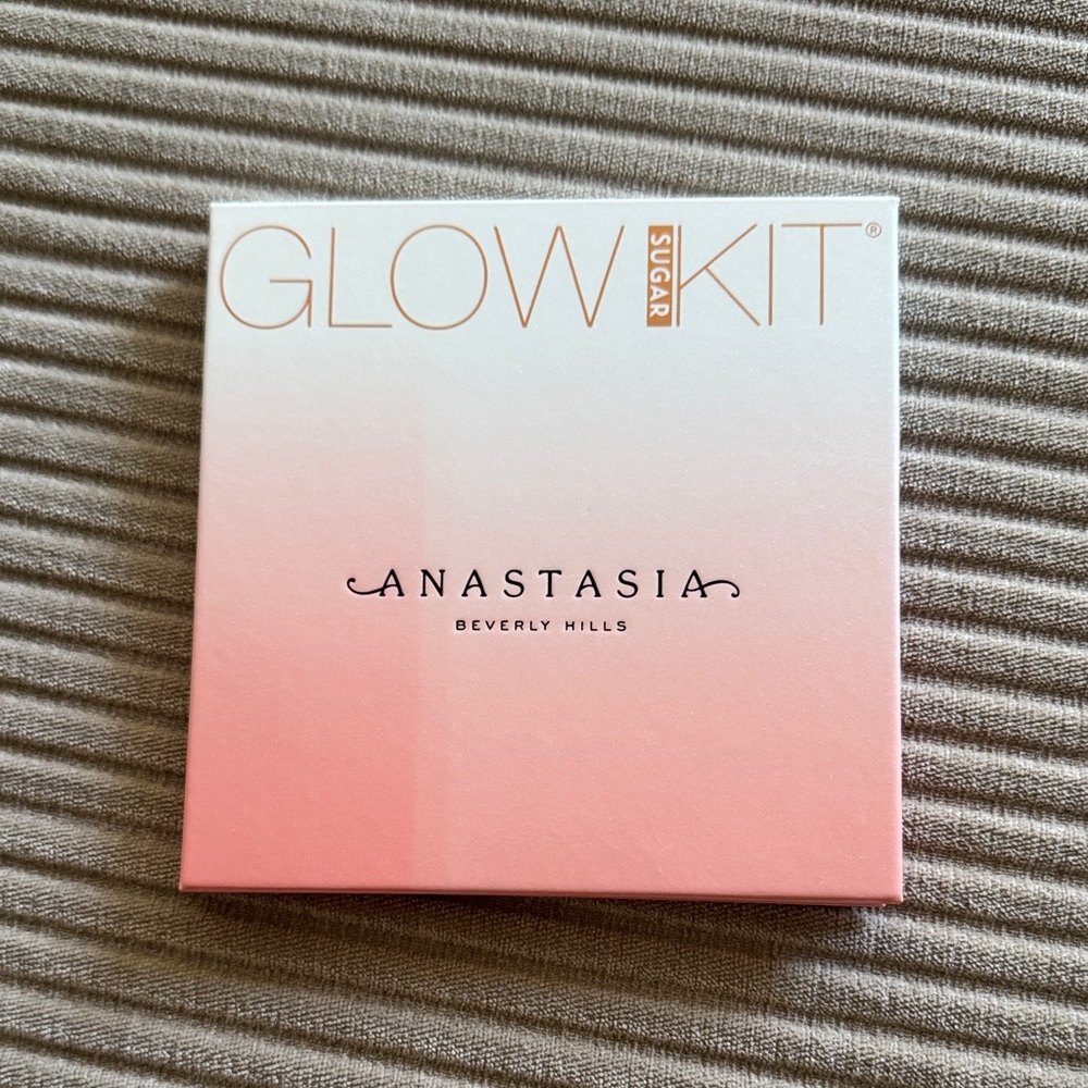 Anastasia Beverly Hills Glow